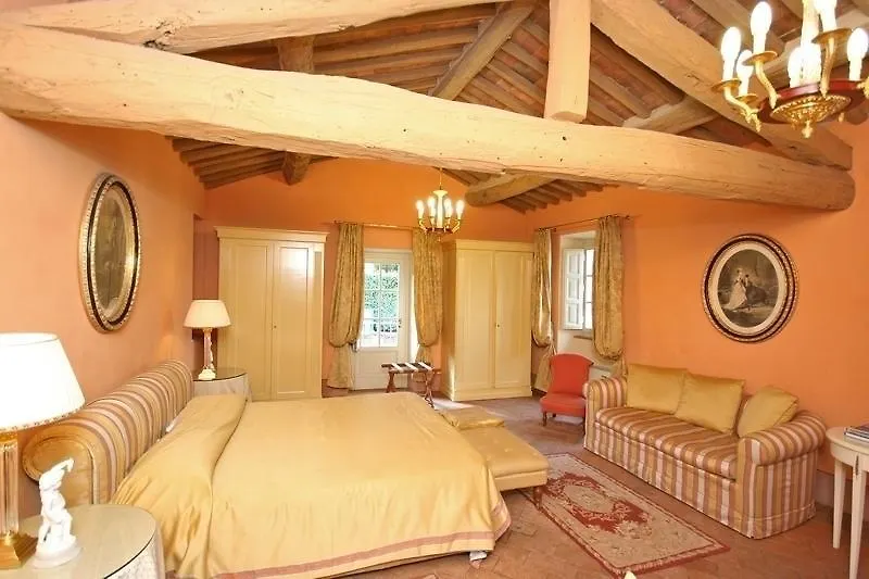 Villa Nicola Lucca 0*,